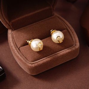 Woman Charm Earrings V Earing Designer Stud Pearl Orecchini Fashion Luxury Vlogo ewelry Hoop Women Ohrringe 34sasaw