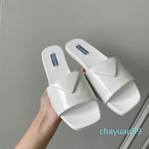 Sandalias con botones triangulares de diseñador para mujer, pantuflas con cuentas de borde abierto, chanclas planas para mujer, talla 35-41 con caja 2021