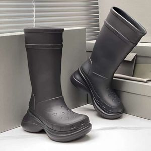 women boots Botas de lluvia de bote alto, zapatos de articulación de suela gruesa de tiro alto para mujer, zapatos de lluvia impermeables antideslizantes, Botas largas de goma, botines para mujer balencaga Q2QHL