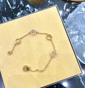 Chaîne de créateurs Gold plaquée Fashion Trendy Lettre un pendentif Diamond Bijoux Love Charm Bracelet