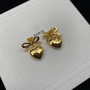 Mujeres Gold Stud Earring Designer Jewelry Luxury Brand Heart Studs para mujer Letra C Pendientes colgantes de plata Aros Moda Premium BOX