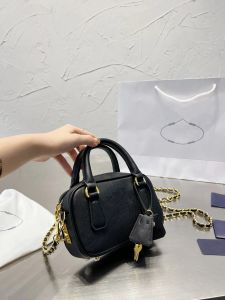 Femmes Luxury Designer Sac Totes Portable Cross Body Bodage Sac Fashion Shopping Shopping Pu Leather Mini Hobo Hobo Handbag Satchel Purse Sac à dos Sac à dos