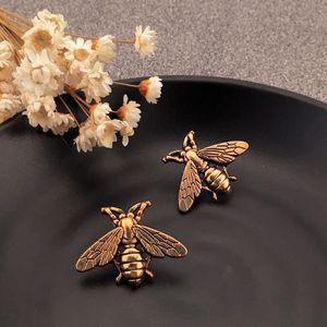 Femmes hommes rétro insecte abeille broche vintage abeille broche costume à revers bijoux accessoires bel cadeau pour l'amour