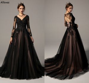 Mujeres Punk Gótico Vestidos de novia negros Lentejuelas con cuello en V sexy Con cuentas Una línea Vestidos de novia Apliques de encaje vintage Boho Country Vestidos De Novia con mangas largas CL2823