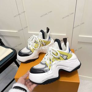 Baskets à plateforme Archlight 2.0 pour femmes Chaussures en maille et 2024 NOUVEAUX baskets épaisses Coate Designer de luxe en cuir épissé haut talons épais coureurs chaussures de sport