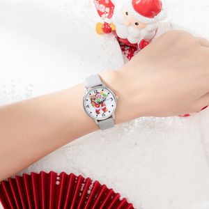 Reloj de cuarzo con cinturón de personalidad a la moda con parte inferior con patrón de Papá Noel y esfera redonda estilo navideño para mujer