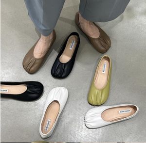 Chaussures plates pour femmes automne nouvelle mode bout rond chaussures de Ballet plissées antidérapantes semelle souple Version coréenne chaussures lumineuses à enfiler