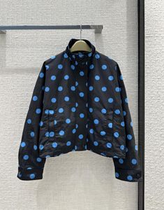 Jackets de mujeres a principios de otoño Autumn Polka Polka Polka Stand Collar Flowing Silueta corta Corte versión de la parte superior del cuerpo enorme adelgazamiento