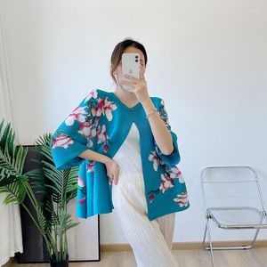 Chaquetas de mujer Fold Cardigan 2023 Abrigo fino de verano Diseño de vacaciones Sentido de impresión minoritaria Camisa de aire acondicionado