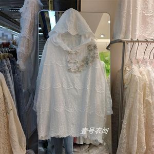 Femmes Vestes Femmes Maille Mince Veste Printemps À Manches Longues À Capuche Perles Lourdes Sun-proof Dentelle Manteau Coréen Blanc À Capuche Rash Guards Femme