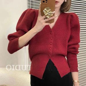 Tricots pour femmes en V V-col en tricot en tricot rouge Femme Femme automne hiver 2024 Mode décontractée Poudat chaud épaissis