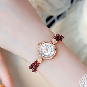 Reloj impermeable de cuarzo con sentido de alta calidad creativo con cuentas de concha de lujo ligero de estilo retro para mujer