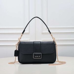 Les sacs à bandoulière pour femmes sont en vente à l'usine Nouveau sac pour femme Flip Cover Postman Petit carré en peau de vache Prbyopia Oreiller Une épaule Bandoulière Chaîne Aisselle Sac À Main