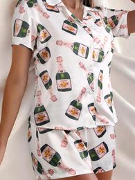 Vêtements de nuit pour femmes Bouteilles de champagne Bouton Pyjama Ensemble 2024 Femmes Summer Mode Imprimer Vacances Rétro Harajuku T-shirt décontracté à manches courtes
