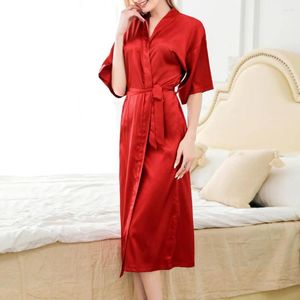 Robe de peignoir pour femmes Pajamas Longue satin Long Robe parfaite pour dormir et porter plusieurs couleurs disponibles disponibles