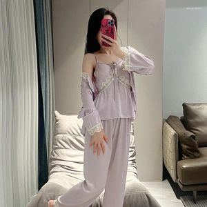 Ropa de dormir para mujer Ropa de dormir con adornos de encaje dulce Camisola de satén Toppants Pijamas Conjunto de pijamas de color púrpura claro Ropa de hogar de primavera de 3 piezas