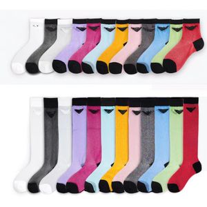 Calcetines de mujer multicolor fino transparente Prad clásico letra triángulo elevación calcetines cortos 4 pares