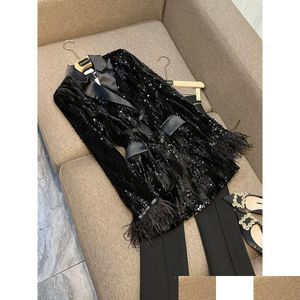 Costumes pour femmes Blazers Femmes 2023 Automne Noir Plume Panneaux Paillettes Manches Longues Revers Cranté Double Boutonnage Manteaux O3 Dhnr0