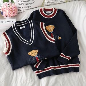 Pulls pour femmes Style collège japonais Broderie Ours Pull Femmes Pulls Couple paresseux Rayé Tricoté Gilet Manteau Contraste Tricot TopFemmes