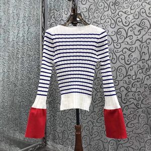 Pulls pour femmes Style de mode coréenne 2024 Début du printemps Pulls Femmes Bleu Rayé Modèles Tricot Flare Manches Casual Jumpers