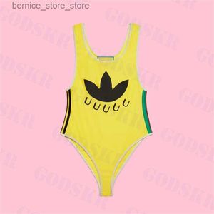 Diseñador de trajes de baño para mujeres Bikini amarillo para mujer One Piece Stripe Stripe Swimsuit Summer Beach Damas Traje de baño Q240306