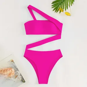 Swimons de maillots de bain pour femmes Couleur de tube creux sexy sangles à épaule inclinée bikini rouge transparent homme