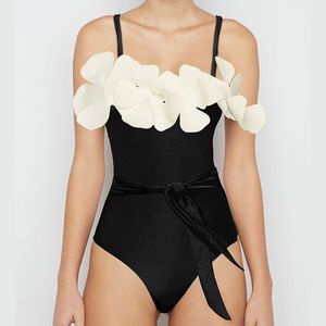 Swimons de maillots de bain pour femmes Couleur des maillots de bain sans bretelles sexy 3D Flower Swimsuit Fashion Bikini Beachwear 230615
