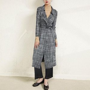 Trenchs pour femmes Miyake Plissé Grand Yard Fashion Design Niche Chidori Plaid Lâche Veste Moyenne 2023 Printemps Automne Manteau