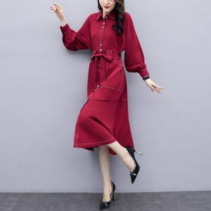 Gabardinas de mujer Abrigos de mujer rojo de longitud media rompevientos vestido femenino 2022 otoño chaqueta coreana mujeres gira-abajo cuello camisa larga abrigo