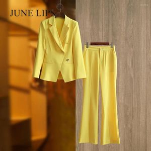 Pantalons de deux pièces pour femmes juin lèvres 2024 Design de mode printemps / été de la mode jaune manteau divisé micro Horn ensemble de haute qualité entier