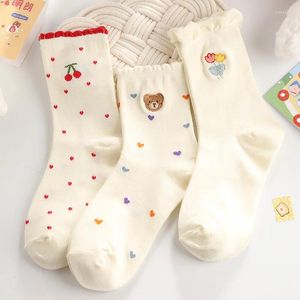 Chaussettes en coton pour femmes, vente en gros, dessin animé ours fleur de cerisier brodé, mignon Kawaii Harajuku Street Lolita à volants, cadeau pour filles, vente en gros