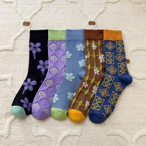 Calcetines de mujer Flor a cuadros Floral con estampado calcetín equipo colorido algodón Sox japonés suave lindo tejido Otoño Invierno Casual señoras