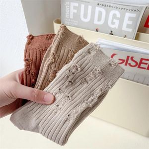 Chaussettes pour femmes, vente directe du fabricant, MISS ZUING, à la mode, en coton usé, pour enfants, Ins, filet rouge, trou