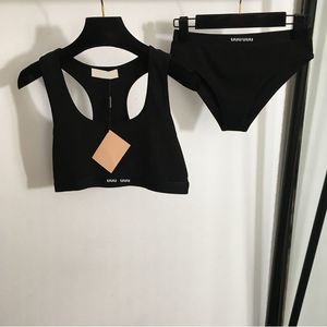 Femme Sporty Bra Brief Set Wirefree Underwear Designer Luxury Cropped Tops Brief Sexe Sans Sans Sans Tracksuit White Black Black Lingerie