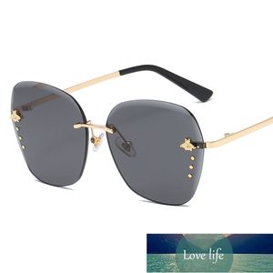 Lunettes de soleil pour femmes Marque Designer Square Metal Eyewear Honey Bee AccessoiresGradient Colors Lenses Driving UV400 Usine prix conception experte Qualité Dernier style