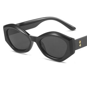 Femmes lunettes de soleil tempérament lunettes de soleil Anti-UV lunettes oeil de chat lunettes rétro lunettes ornementales 7 couleurs disponibles