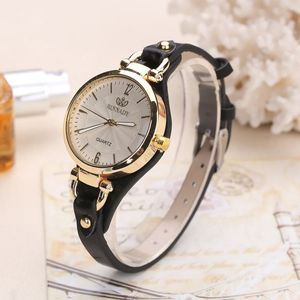 Femmes Watch Watchs Watchs Watches Slim Leather Strap Watchwomen New Casual Small Round Dial Montre à la bracele