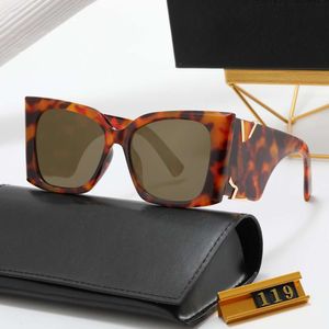 Mujeres Yls Gafas de sol de diseñador Lentes de nailon HD Protección contra la radiación Mesa de gafas de moda adecuada para todos los jóvenes Diseñador de diseño
