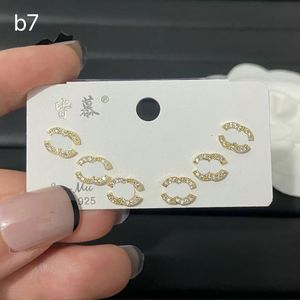 Pendientes colgantes de corazón para mujer Pendientes de cristal chapados en oro nuevo de otoño Diseñador de marca de lujo Regalo de amor Diseño de joyería para mujer Pendientes de letras de alta calidad