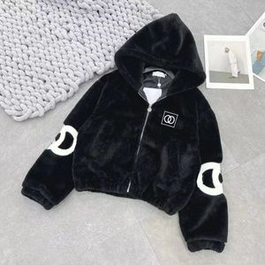 Chaquetas para mujer Puffy Mangas largas Mujer Abrigos de invierno Outwears Diseñador Señora Chaqueta delgada Cazadora cortavientos Abrigo corto Tamaño S-XL