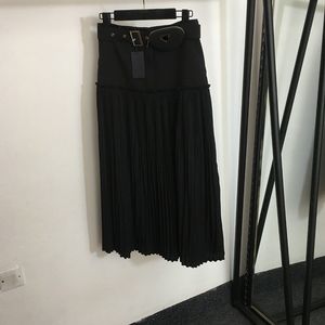 Vestidos de lujo Faldas de marca para mujer Bolso de cintura Vestido de diseñador Vestido largo informal negro Vestido informal al aire libre Ropa