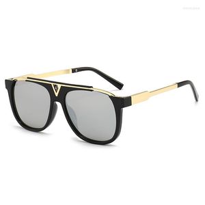 Femmes miroir policières mens fashion p lettre de créateurs de lettres découpe de grandes lunettes de soleil Design pour les verres frame