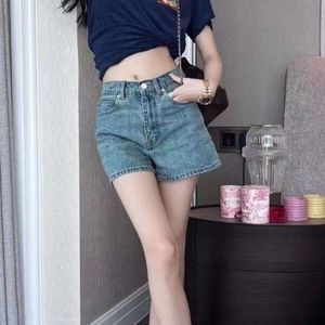 Womens Shorts Designer Jeans Fashion Metal Triangle Casta de mezclilla alta de la cintura Mayim Summer Slim Ultra Short Jeans