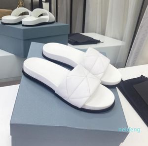 Zapatillas para mujer Moda Sandalias de verano Scuffs Playa Diapositivas Ocio Zapatilla Damas Sandali Baño Zapatos para el hogar Sandalia de oficina de moda con 2021