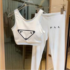 Femmes Survêtements Yoga Tenues Sans Couture Ensemble Créateur De Mode Gym Vêtements De Sport Impression Lettres Casual Jogging Courir Respirant Femme Blanc Sweat Sui