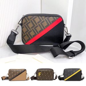 Diseñador de lujo clásico Sobre de la cámara La bolsa de asas para mujer para hombre Bolsas de embrague Cruz Cuerpo Sillín Hombro Bolso de mano Mensajero de noche Pochette Monederos Sling Bolsas de gimnasia