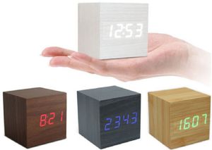 Reloj de estilo de madera Relojes de madera Cubo LED Control de alarma Reloj de escritorio digital Estilo de madera Habitación Hora Fecha Temperatura Función de alarma Decoración para el hogar