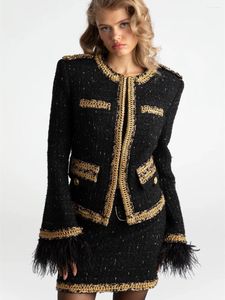 Vestidos de trabajo Vintage negro oro pluma trenza conjunto 2024 Otoño e Invierno Epaulette alambre pequeño viento fragante viejo dinero abrigo corto
