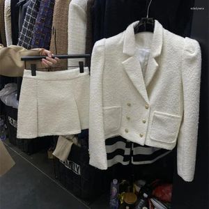 Vestidos de trabajo Chaqueta de lana de doble botonadura de invierno Blazer Mini falda plisada Traje de fiesta elegante de gama alta de lujo Conjunto de 2 piezas Q916