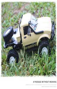 WPL 2.4G 4 s RC SUV juguetes de modelo de coche, Monster Trucks 1:16, vehículo todoterreno, con rueda de repuesto, luces LED, regalo de cumpleaños para niños de Navidad 2-27680294